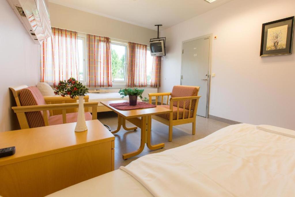 Stensby Hostel Eidsvoll ภายนอก รูปภาพ